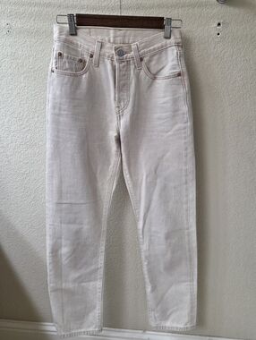 Levis 501 Jeans .. Size 25